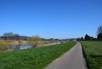 Fototapeta na wymiar Weserradweg