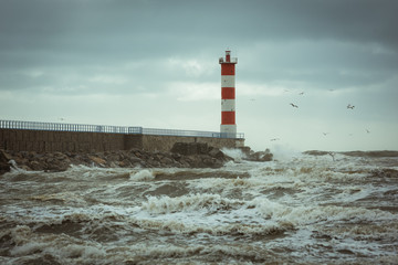 Le Phare de Port la Nouvelle en pleine tempête