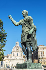 Obraz premium Bronze statue of the Roman emperor Trajan in Rome, Italy