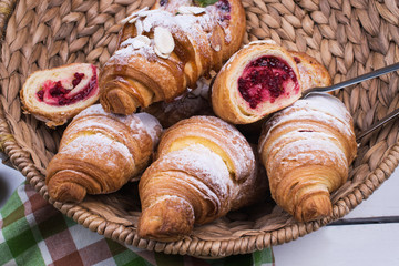 Puff croissants with berries