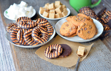Shortbread chocolate chip cookies