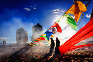 Fototapeta premium Chiny, Tybet, 16.09.2007 Święto religii Bon nad jeziorem Namtso