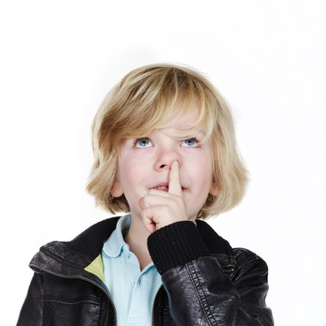To pick one&acute;s nose