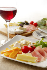 チーズと生ハムのオードブル　Cheese and raw ham hors d 'oeuvres