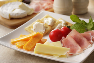 チーズと生ハムのオードブル　Cheese and raw ham hors d 'oeuvres