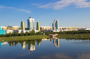 Fototapeta na wymiar Астана, Ак-Орда с отражением, Казахстан, столица