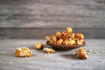 Honey roasted peanuts and white sesame seeds