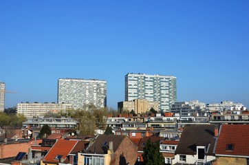 Fototapeta na wymiar Lever de soleil sur les quartiers Machtens et Mettewie (Molenbeek-Saint-Jean / Bruxelles)