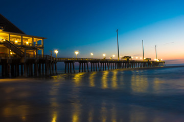 Fototapeta na wymiar Sunrise over the Pier