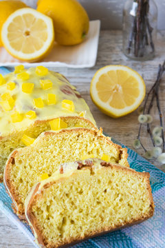 Slicing of lemon cake