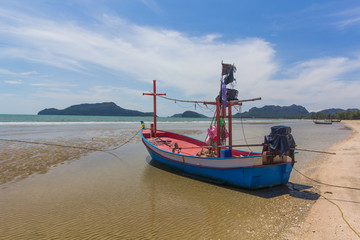 Fototapeta na wymiar Fishing boat on Sam Roi Yot beach, Prachuap Khiri Khan, Thailand.