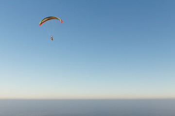 Vol brumeux en paramoteur