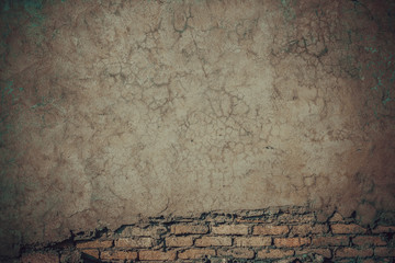 Plaster on the wall with cracks