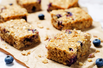 Blueberry Quinoa Oats Breakfast Bars