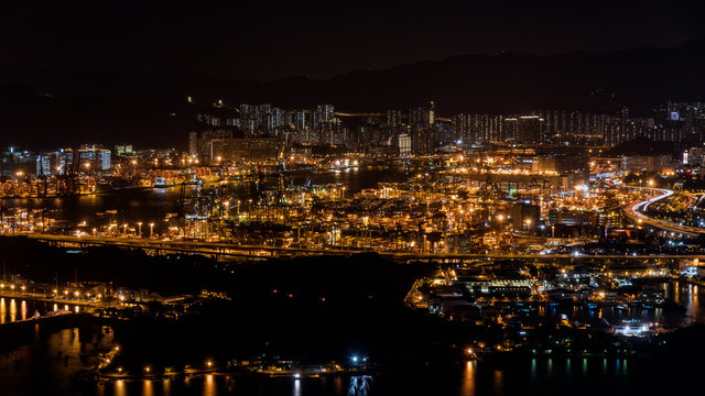 香港のコンテナターミナル夜景