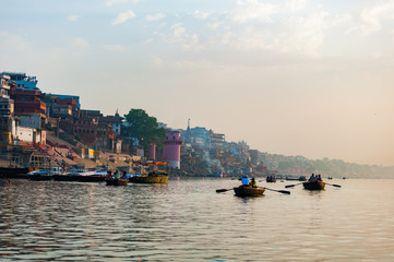 Obraz premium Boats on the Ganges - sunrise