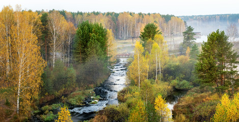 туманное осеннее утро в лесу с рекой, Россия, Урал, осень, © 7ynp100
