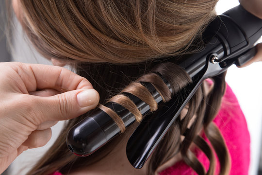 Close up photo of curling iron