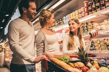Family at the supermarket
