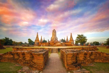 Fotobehang Tempel Wat Chaiwatthanaram-tempel in Ayuthaya Historical Park, een UNESCO-werelderfgoed in Thailand