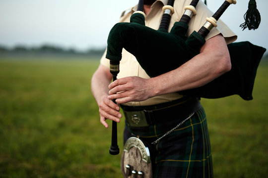 Bagpiper
