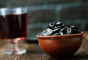 drink and dry plums