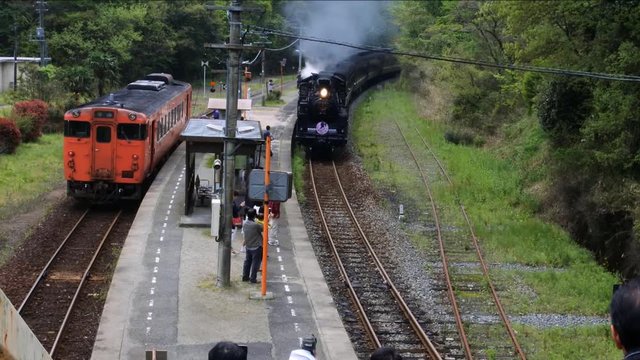 SL、蒸気機関車の到着