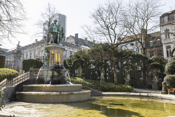 Fototapeta na wymiar The Statue of Counts Egmont and Hoorn in Place du Petite Sablon 