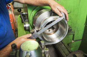 diameter measurement on machine parts