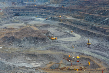 large quarry mining of iron ore