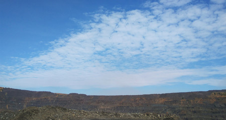 large quarry mining of iron ore