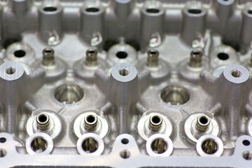 Obraz premium cylinder head of car engine