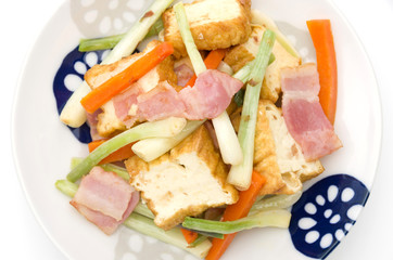 島らっきょうと厚揚げの炒め物