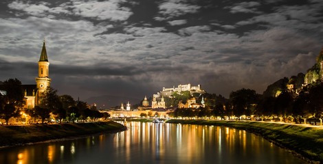 Obraz premium Salzburg by night