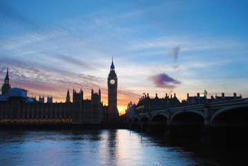 Naklejka premium Big Ben i domy parlamentu przy pięknym zmierzchu krajobrazem, Londyński miasto, Zjednoczone Królestwo.