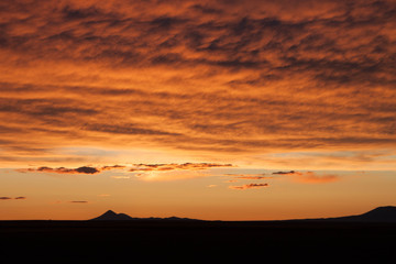 Obraz premium Montana sunset with mountains