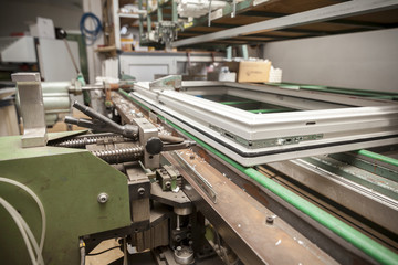 machine for assembly of plastic windows