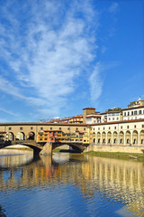 Obraz premium Vasari corridor and Ponte Vecchio over the Arno River, Florence