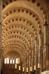 Nef de la basilique de V&eacute;zelay en Bourgogne, France