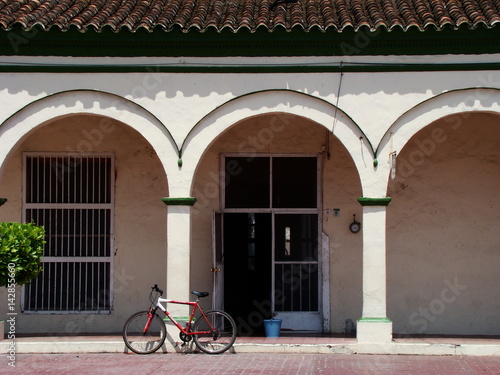 "Puerta y arcos" Fotos de archivo e imágenes libres de derechos en