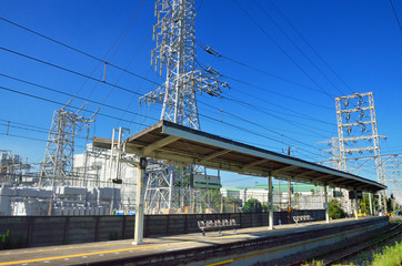 川崎　JR鶴見線浅野駅と送電線