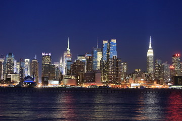 マンハッタン　都市風景　夜景