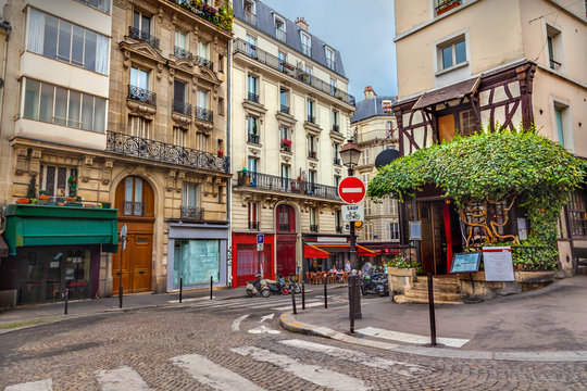 Fototapeta Montmartre in Paris