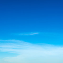 Obraz premium White clouds in the blue sky.