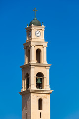 Fototapeta na wymiar Kirchenturm in Tel Aviv in Israel