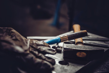 Naklejka premium Industrial welding tool background