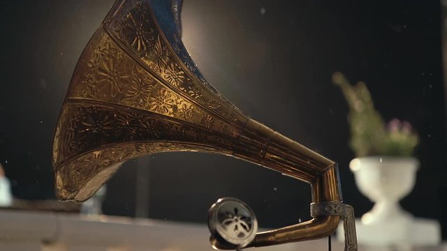 Old gramophone playing vinyl disc closeup