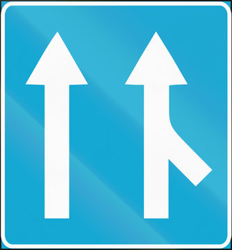 Road sign used in Estonia - Two lanes and merge