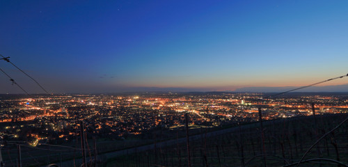 Heilbronn am Abend vom Wartberg gesehen