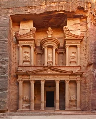Foto op Aluminium The Treasury (Al-Khazneh) temple in the ancient Arab Nabatean Kingdom city of Petra © vkilikov